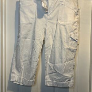 Gloria Vanderbilt White Cargo Shorts